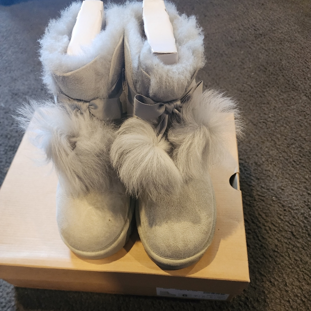 Ugg Gita boots gray size 6 women's